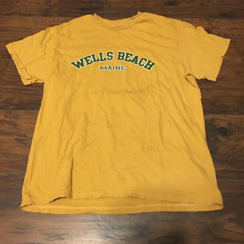 Wells Beach Maine Fruit of the loom Yellow Travel Vacation T-Shirt Sz Medium