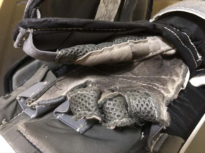 Used Junior Warrior Regular Ritual G4 Glove and Blocker