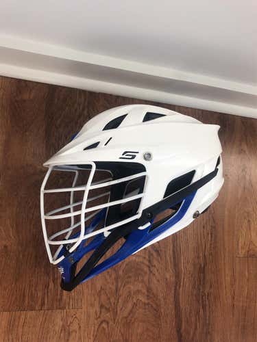 White Adult Player's Cascade S Helmet