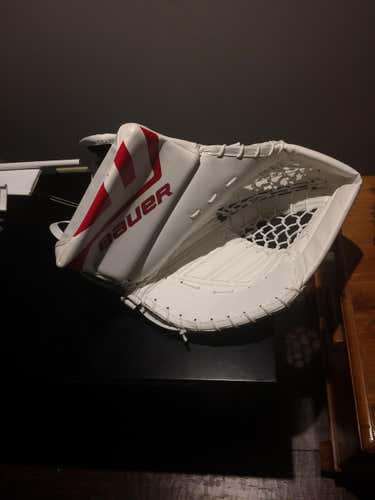White New Senior Bauer Regular Supreme 1S