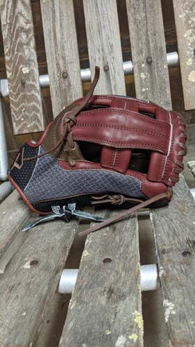 Never Gamed High School/College 44 Pro Right Hand Throw Infield Softball Glove 11.75"