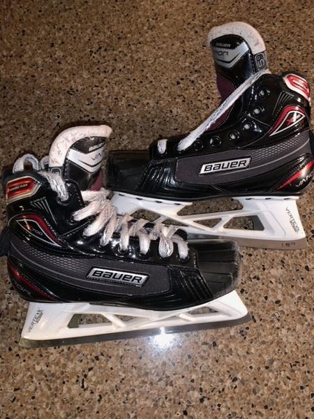 Used Junior Bauer Vapor X700 Hockey Goalie Skates Regular Width Size 6 (5 Shoe Size)