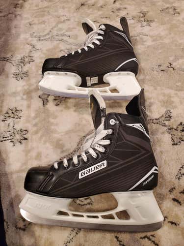 Used Senior Bauer Supreme 140 Hockey Skates Size 10