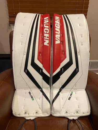 Vaughn Ventus SLR2 White/Red/Black barely used Intermediate 30+2" Goalie Leg Pads