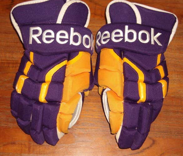 LA KINGS vintage/throwback 14-inch Reebok gloves worn by #6 Jake Muzzin in the 2013-14 NHL season