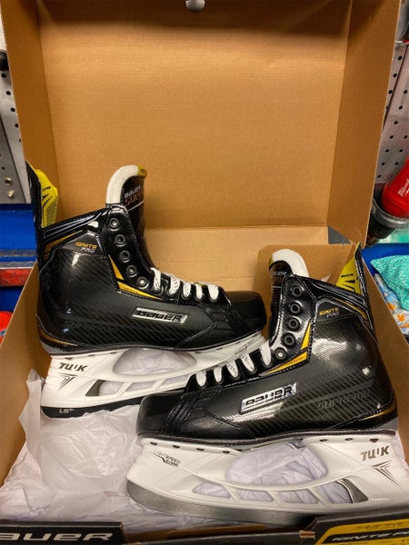 Senior Bauer Supreme Ignite Pro Regular Width Size 10 Hockey Skates