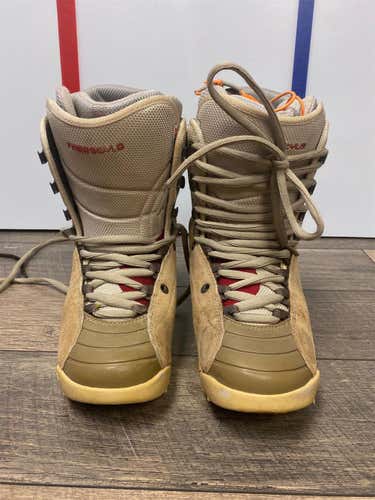 Used Size 7.0 (Women's 8.0) Burton Freestyle Snowboard Boots