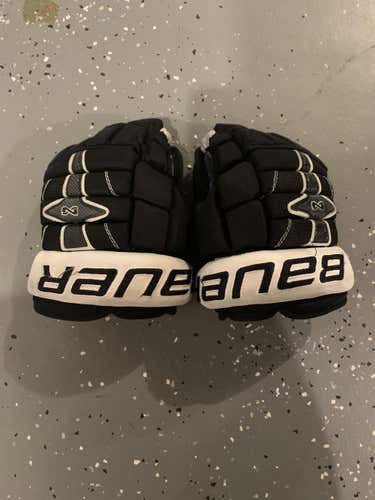 Black Used Junior Bauer Nexus N9000 Gloves 10"