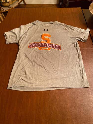 Gray Adult Large Under Armour Shirt
