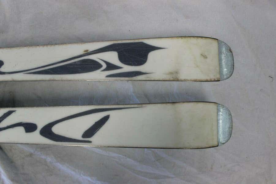 スキー DYNASTAR TROUBLE MAKER 175cm Dynastar Trouble Maker 175 Cm Skis with Salmon Bindings