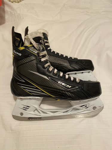 Used Senior CCM Hockey Skates Regular Width Size 9.5