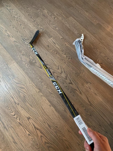 Senior Right Handed Super Tacks 2.0 Toe Pattern Pro Stock Hockey Stick