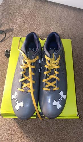 Gray Men's Turf Cleats Low Cut