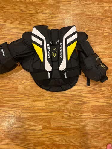 Junior Medium Bauer Supreme One.7 Goalie Chest Protector