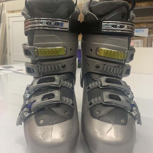 Size 6.5 Women's Salomon Irony 4 Ski Boots