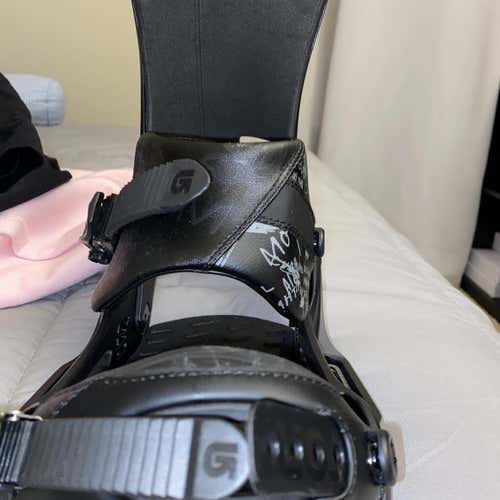 Men’s Burton Custom Snowboard Binding Size Medium