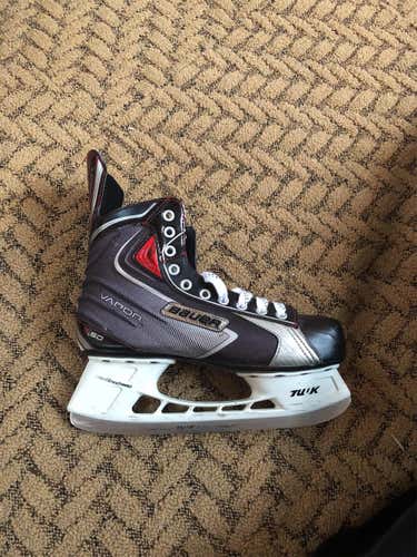 Senior Bauer Vapor x50 Size 9.5 Hockey Skates