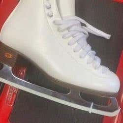 White New Riedell Figure Skates 1 Size 8 1 size 6.5