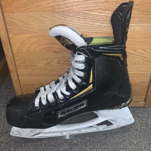Senior Bauer Supreme 2S Extra Wide Width  Size 8.5 Hockey Skates