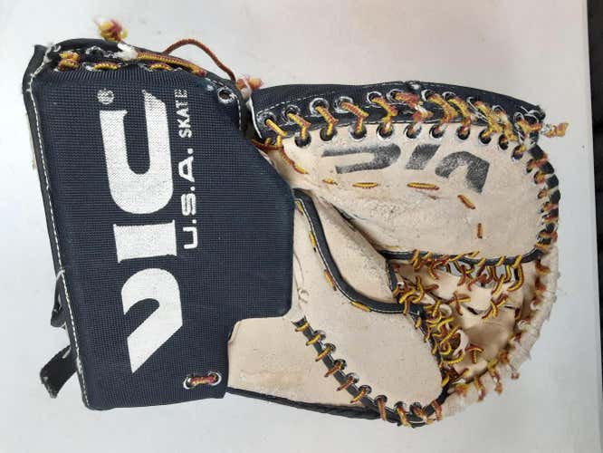 vintage Used Vic Full Right Pro 500 Goalie Glove