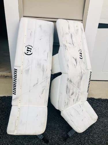 White Used Junior 28+1" Warrior Ritual G5 Goalie Leg Pads