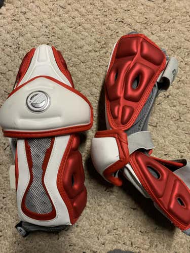 New Medium Maverik Rome Arm Pads