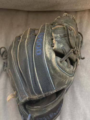 Used Wilson Right Hand Throw A2000 Baseball Glove 11"