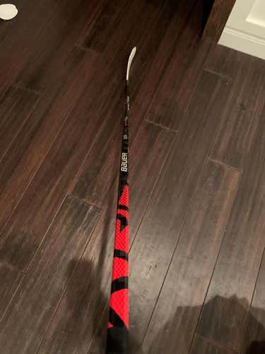 *Used* Pro Stock Senior LH Bauer Vapor ADV DRESSED AS FLYLITE 87 Flex - Pavel Zacha *P88*