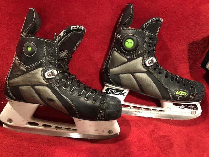 Reebok 5k Pump Sr Ice Hockey Skates SK5KP, Size 7.5E  Wide with original box
