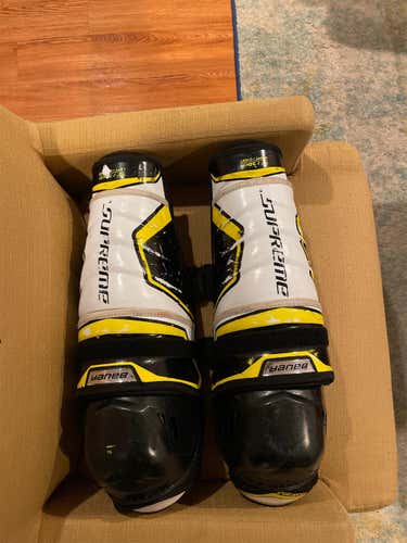 Senior Bauer Supreme 2S Pro  Shin Pads