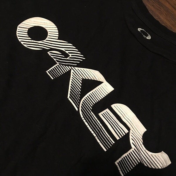 Oakley Sportswear Spellout Logo Black Tee Shirt size Large