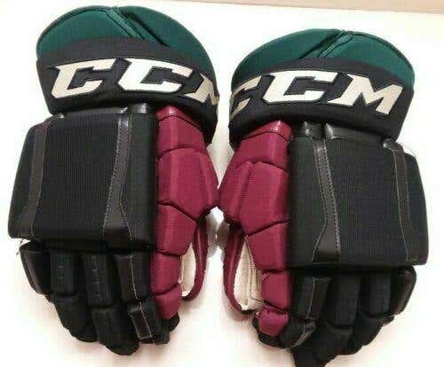 Hudson Fasching worn CCM Pro 15-inch leather-and-nylon throwback gloves w/shot blockers Ariz Coyotes