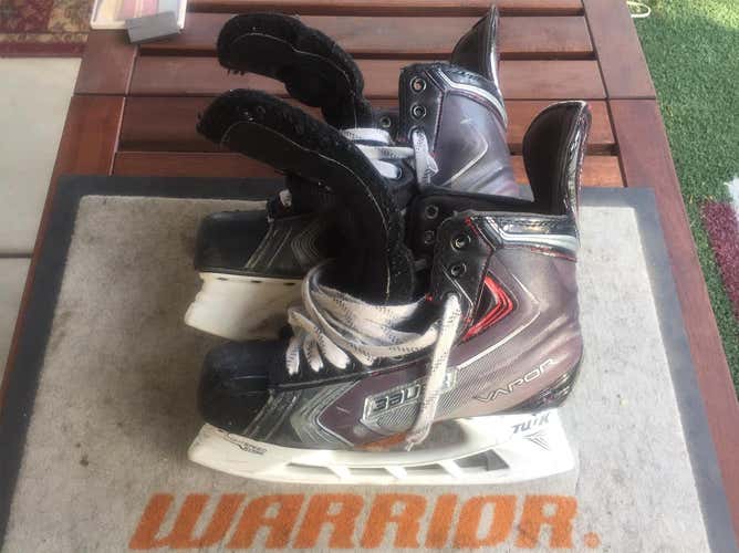 Senior Bauer Vapor X90 E Width Pro Stock Size 8 Hockey Skates