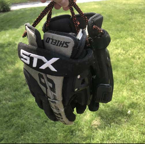 Used STX Shield And New Pinnie Combo For 12sellec