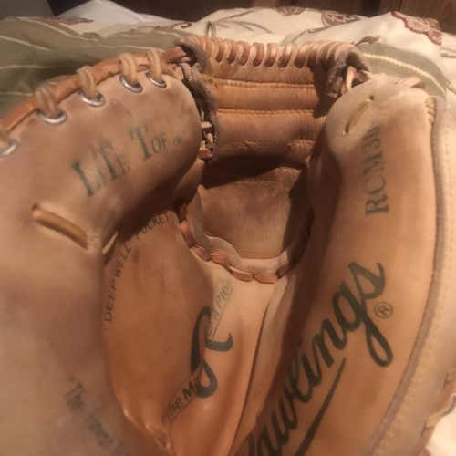 Brown High School/College Catcher's 31.5" Baseball Glove