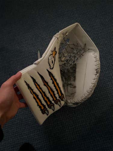 Jaro Halak Game Used NHL Playoff Glove! (barely Used Gnetik 4)