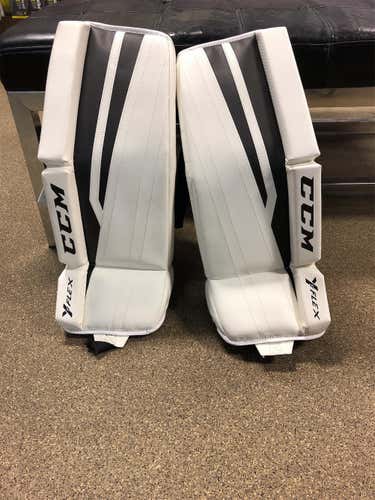 Youth 22" CCM Y Flex  Goalie Leg Pads