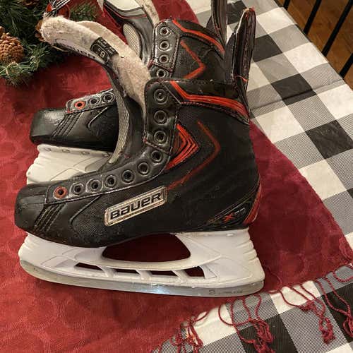 Senior Bauer Vapor X80 Regular Width  Size 6.5 Hockey Skates