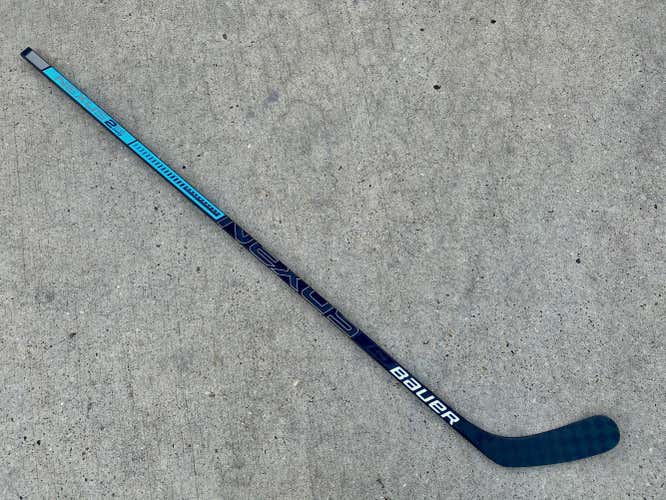Bauer 2N Pro Hockey Stick Pro Stock Grip 87 Flex Left P92 8257