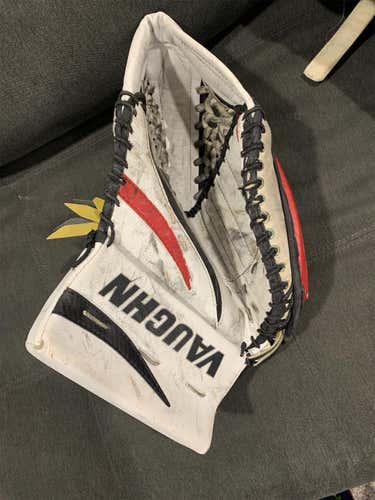 Black White Red Senior Regular Goalie Glove Vaughn Ventus LT80