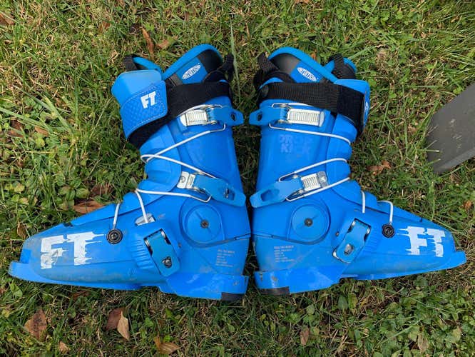 2020 Full Tilt Drop Kick Ski Boots 23.5 Used Park Freestyle Boots