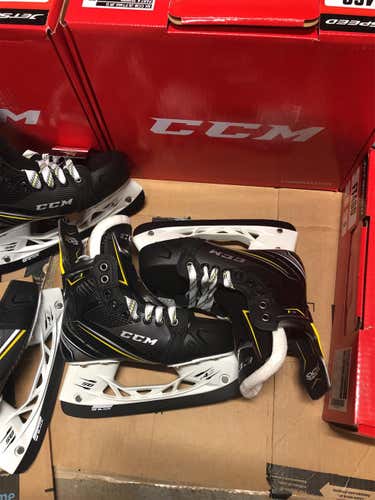 Junior CCM AS1 Regular Width Size 3 Hockey Skates
