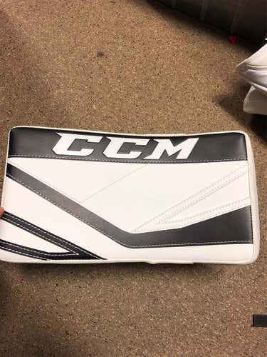 New Junior CCM Blocker Regular P2.5 Black/white