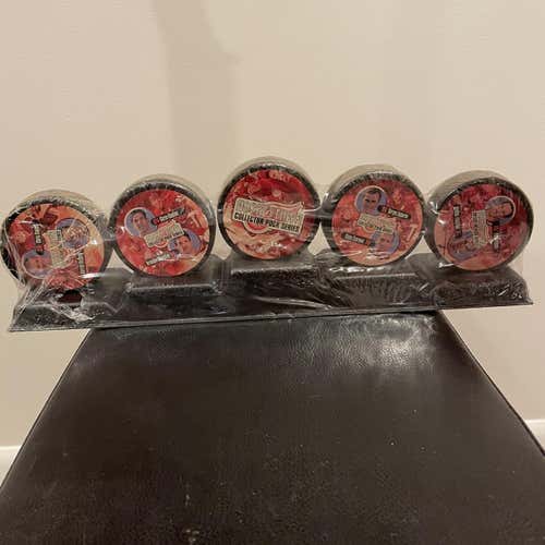 Red Wings Collector Puck Set (sealed)