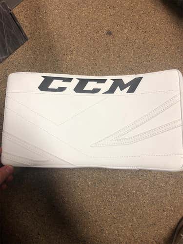 New CCM Blocker P2.5 White Junior Regular
