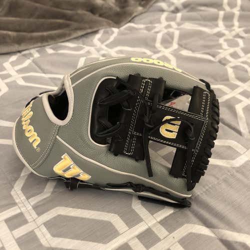 Brand New Wilson A2000 1786 Baseball Glove 11.5"