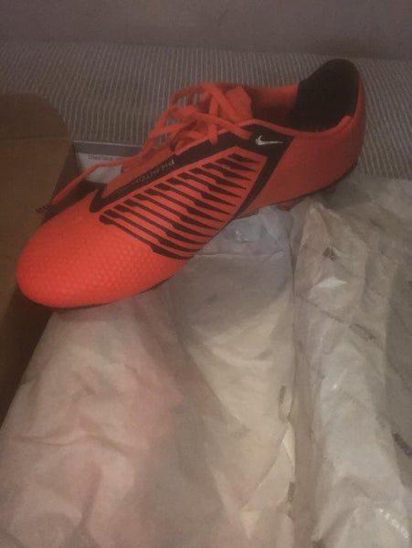 New Men's Size 9.0 (Women's 10) Nike Phantom Venom Elite FG Cleats