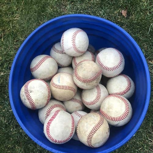 50 Hitting Baseballs Comes With Bucket