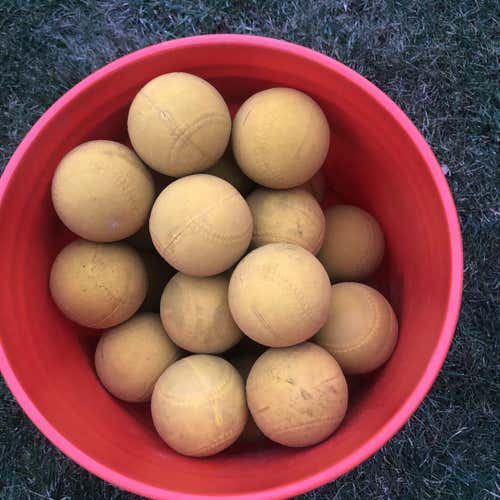 50 Soft Baseball Comes With Bucket