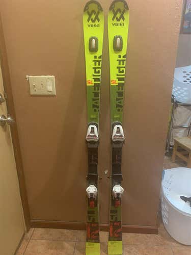 Women's FIS 2020 Volkl 157 Racetiger SL With Marker Bindings Max Din 16 Skis